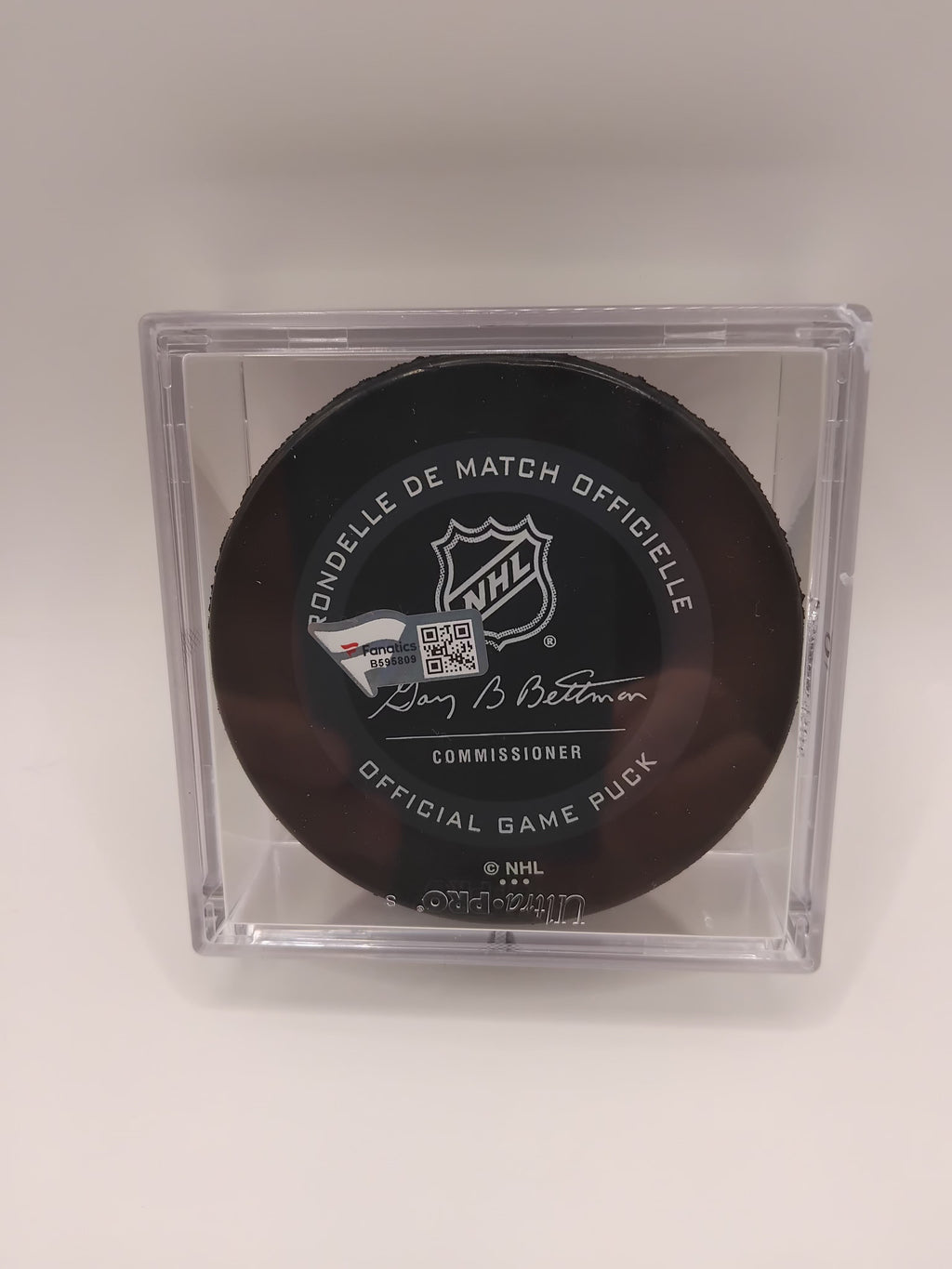 Nikita Kucherov Signed Puck with "19 Hart" Inscription