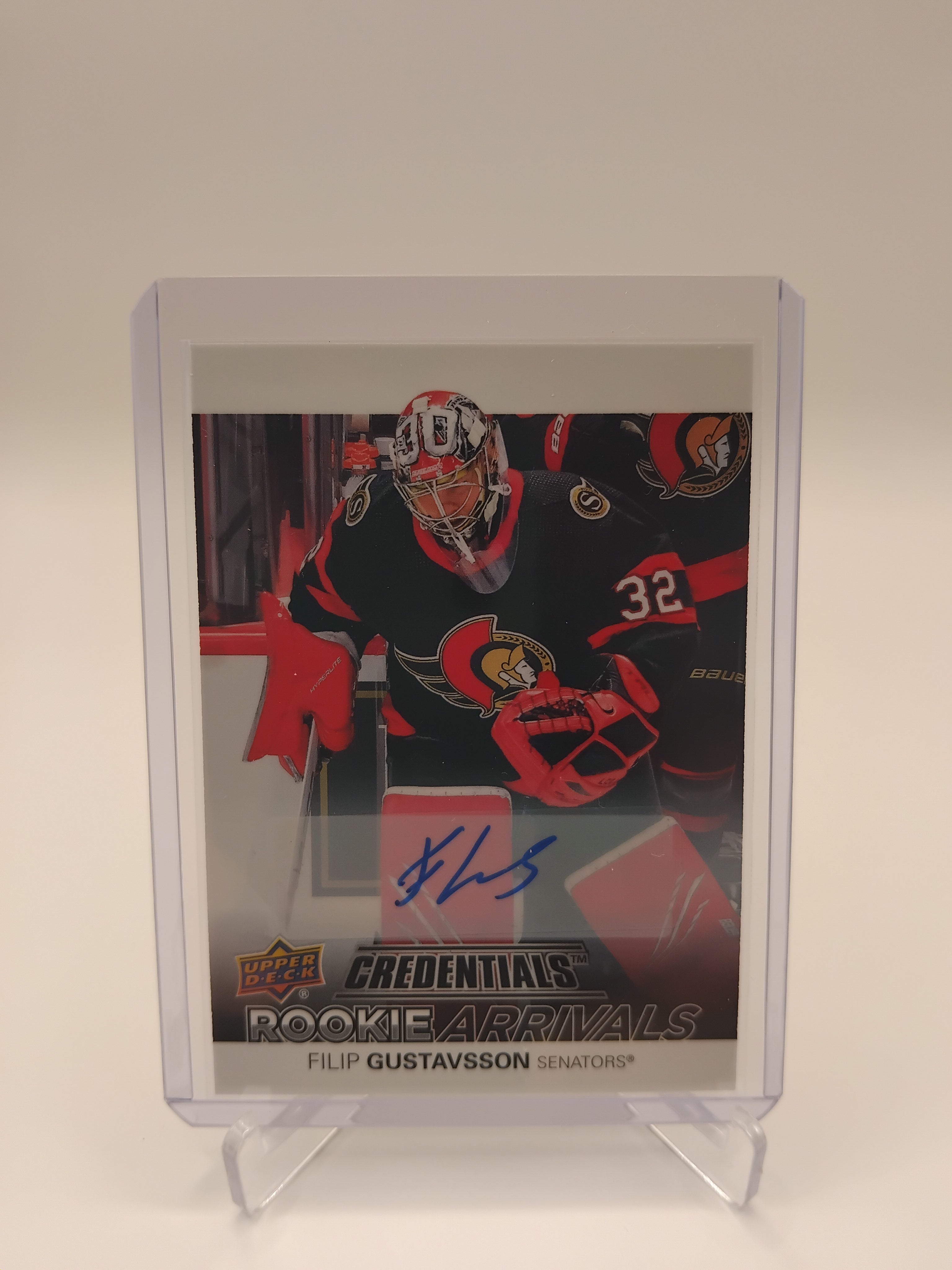 2021-22 Credentials Filip Gustavsson Rookie Arrivals Auto
